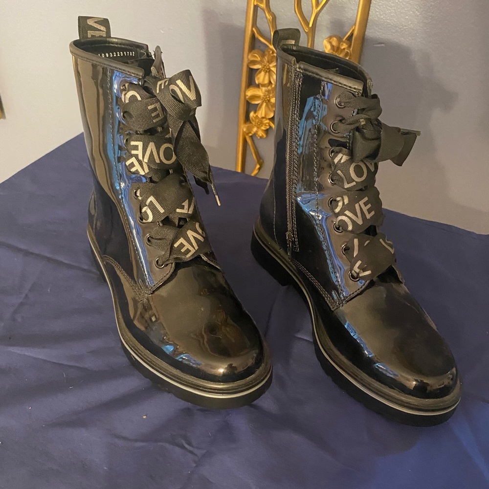 Brand new, no box, women's boots